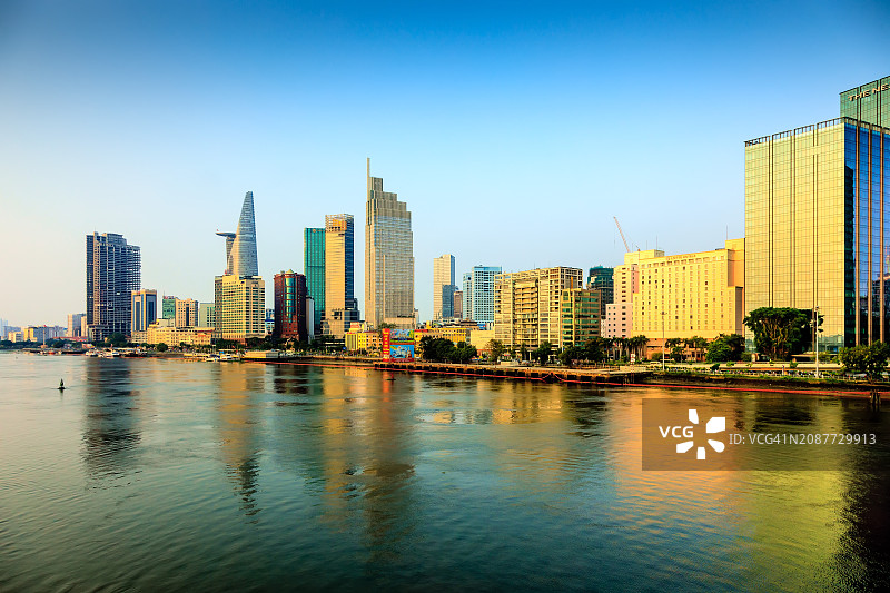 清晨的胡志明市天际线——越南胡志明市第一区图片素材