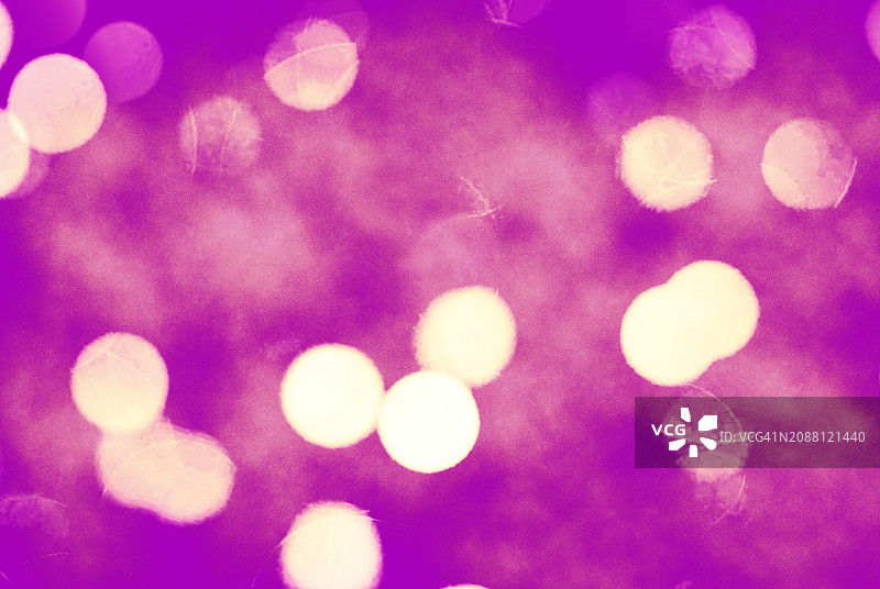 带有模糊圆圈的紫色背景图片素材