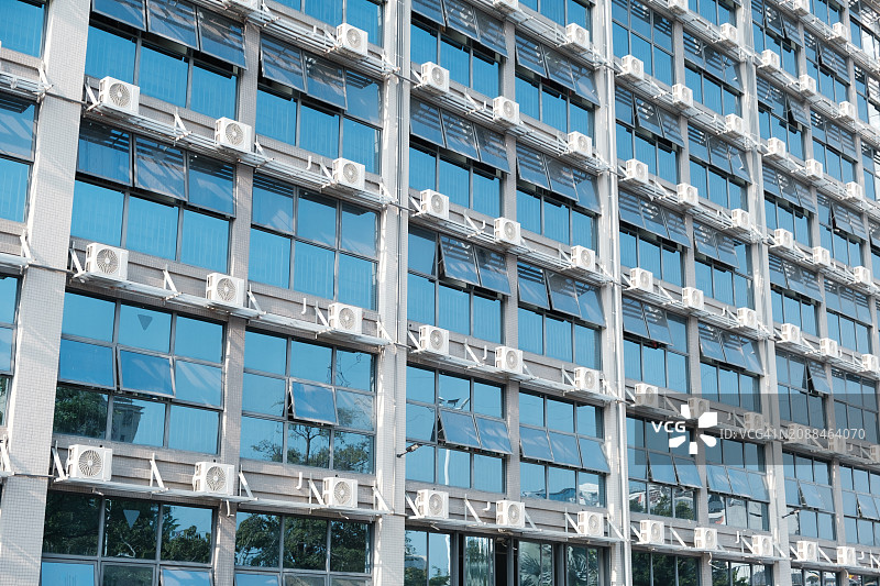 整洁的空调室外机图片素材