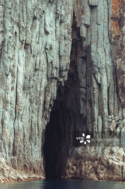 地中海的洞穴图片素材