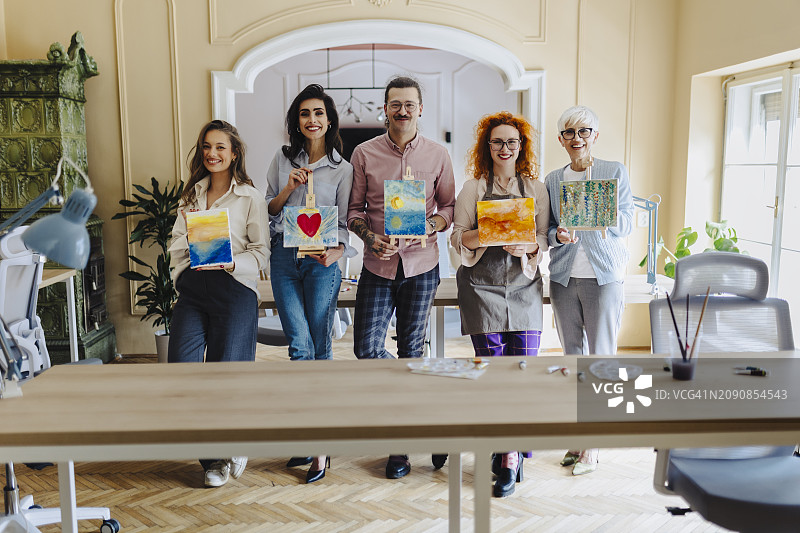 办公室团队建设活动图片素材