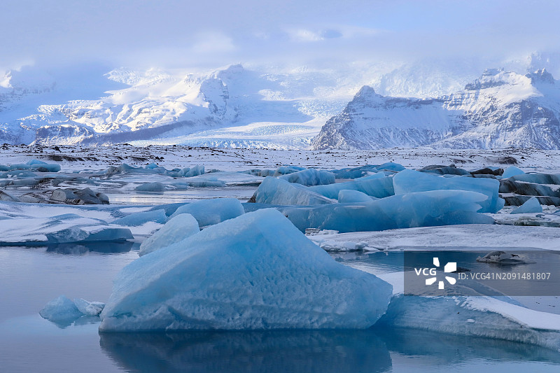 冰川泻湖的冰山图片素材