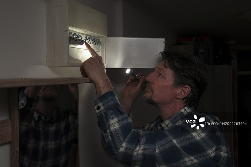 电路断路器盒图片素材