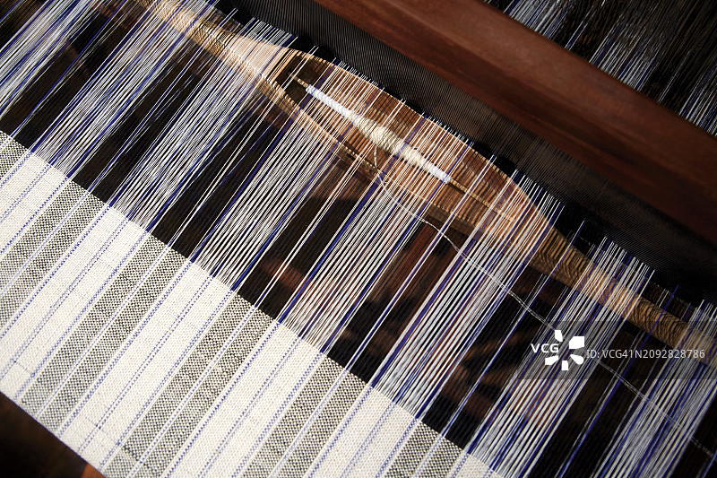 乡村艺术展示：精湛的编织技艺造就精美图案图片素材