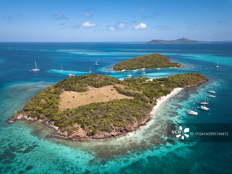 圣文森特和格林纳丁斯托贝哥礁群岛的绝美鸟瞰图片素材