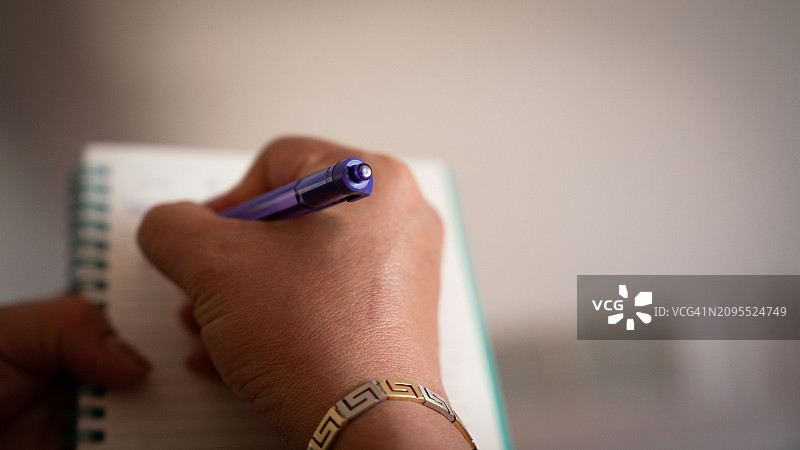 小企业员工召开规划会议图片素材