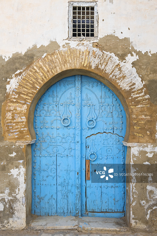 凯鲁万的蓝色旧门图片素材
