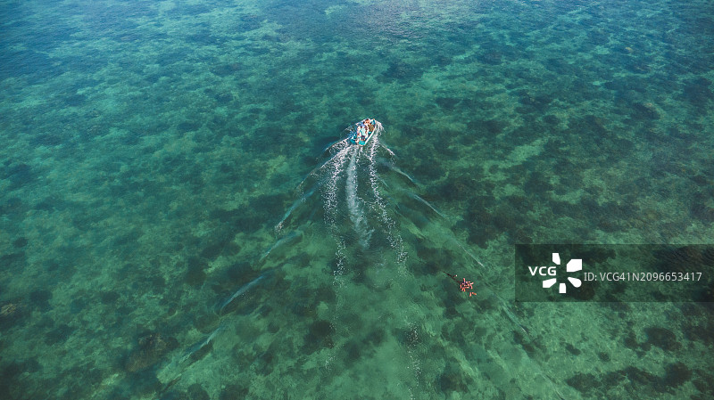 海上船只鸟瞰图片素材