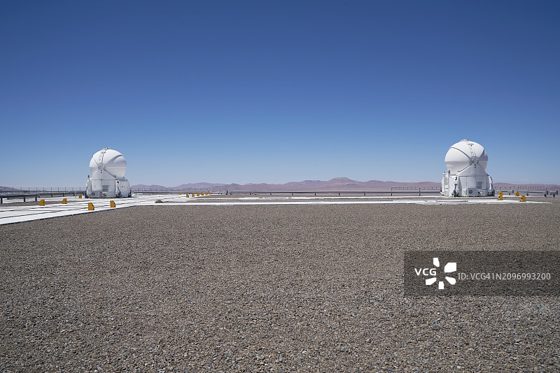 智利帕拉纳天文台的望远镜图片素材