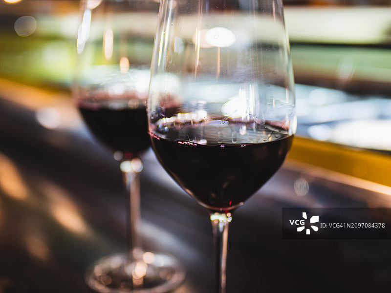 两杯红酒图片素材