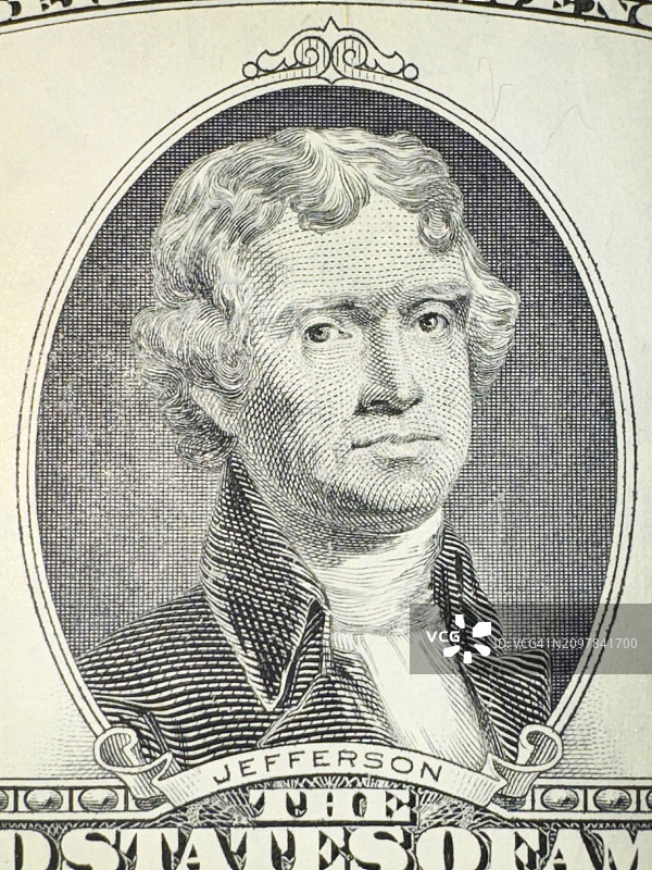 两美元纸币上的托马斯·杰斐逊画像特写图片素材