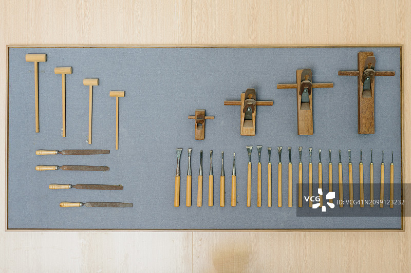 墙上的木工工具图片素材