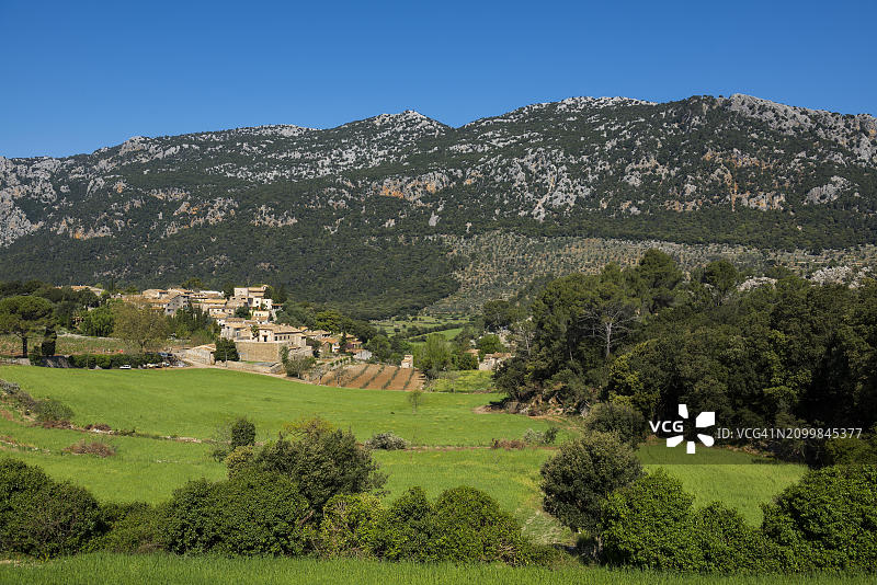 东方村，特拉蒙塔纳山脉，马略卡岛，西班牙，欧洲图片素材