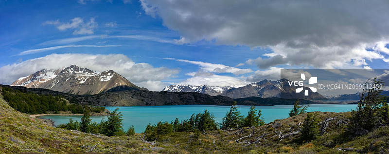 阿根廷巴塔哥尼亚佩里托莫雷诺国家公园贝尔格拉诺湖的高分辨率全景图像图片素材