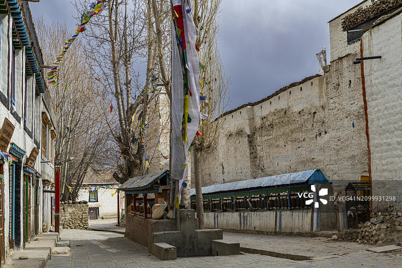 尼泊尔木斯塘王国罗曼塘的围墙历史中心图片素材