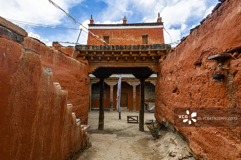 尼泊尔木斯塘王国的罗曼塘寺图片素材