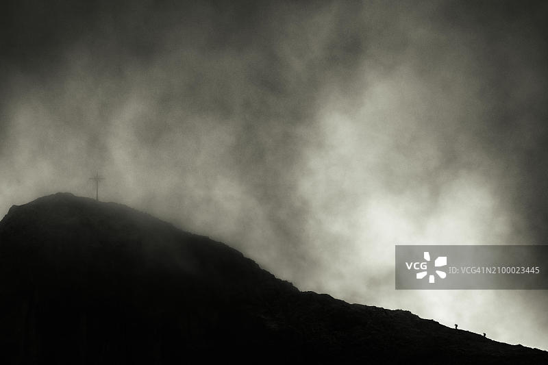 奥地利苏尔茨弗鲁赫峰顶及登山者图片素材