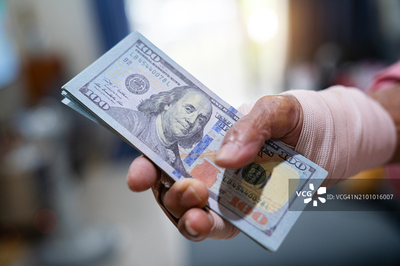 健康保险概念：手部疼痛图片素材