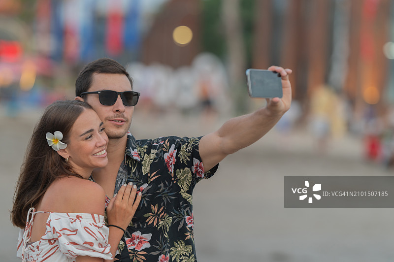 情侣巴厘岛旅行图片素材