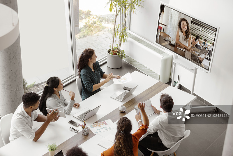 国际同事齐聚一堂图片素材