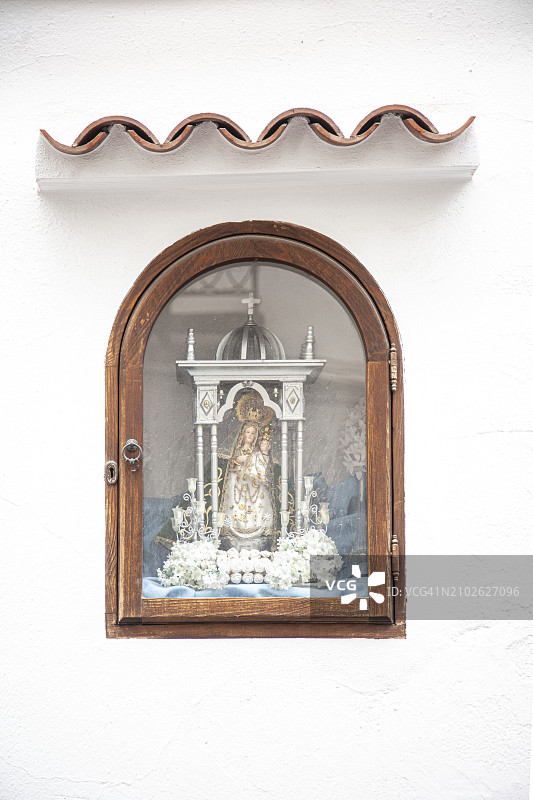 伊斯纳哈尔村街道上的圣母像，科尔多瓦图片素材