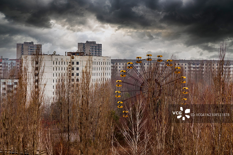 切尔诺贝利隔离区普里皮亚季市中心及住宅楼景观图片素材