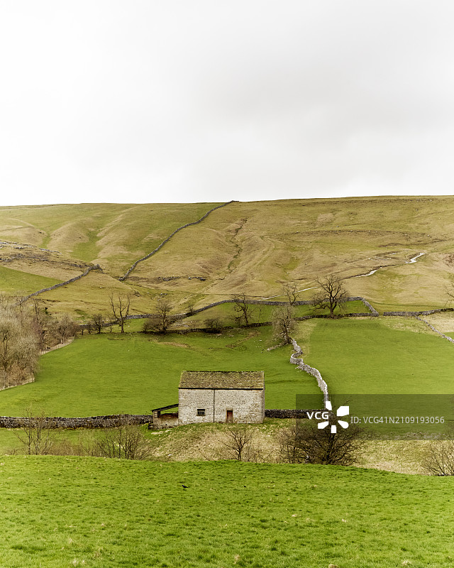 约克郡山谷冬末春初图片素材