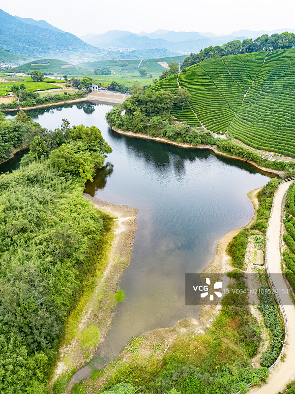 中国杭州茶园水库航拍照片图片素材