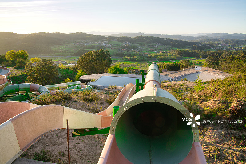 废弃的水上乐园设施图片素材