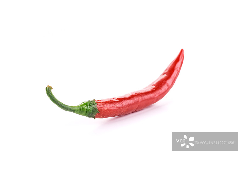 白色背景下的红色辣椒特写图片素材