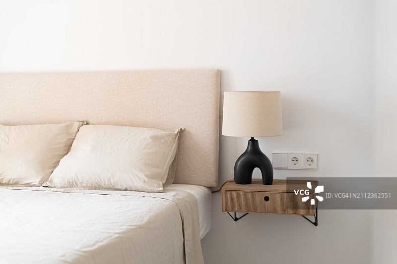 家中床上枕头特写图片素材