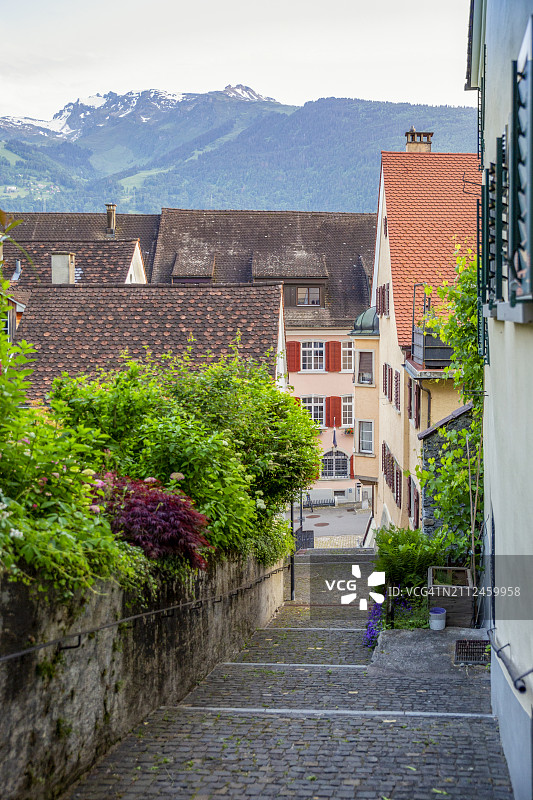 瑞士圣加伦州萨尔甘斯镇小巷图片素材