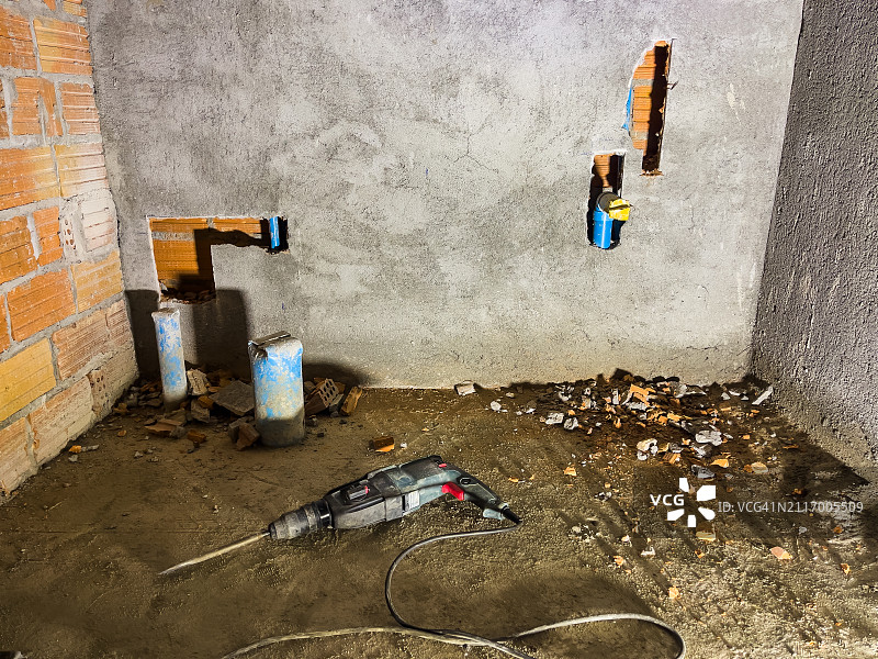 混凝土墙面与电钻图片素材