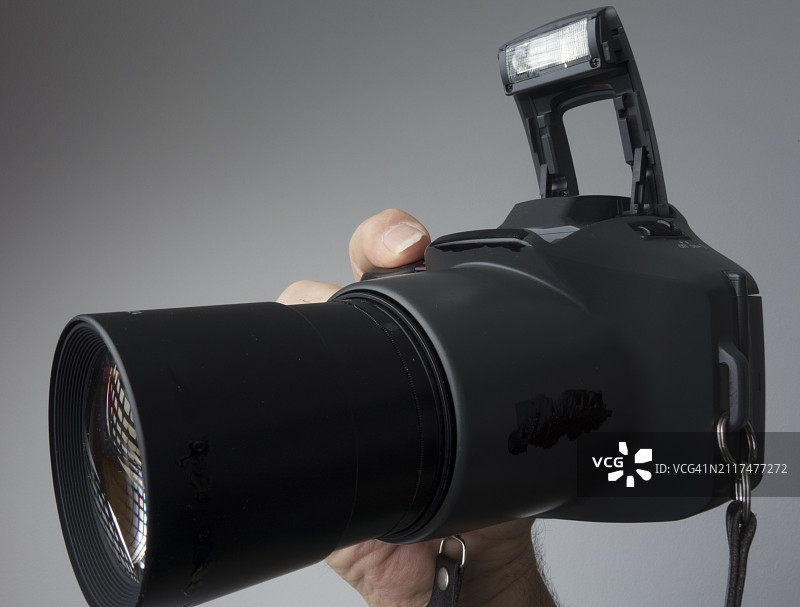 带老式胶片相机的增距镜图片素材