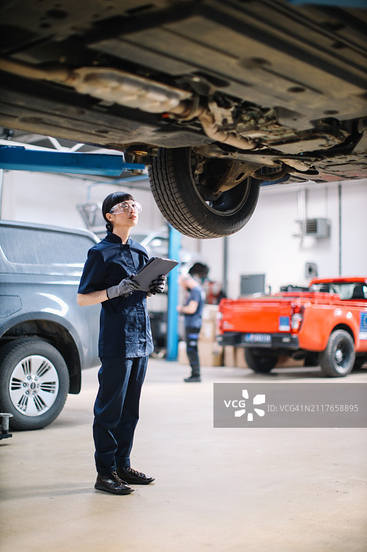 定期汽车保养图片素材