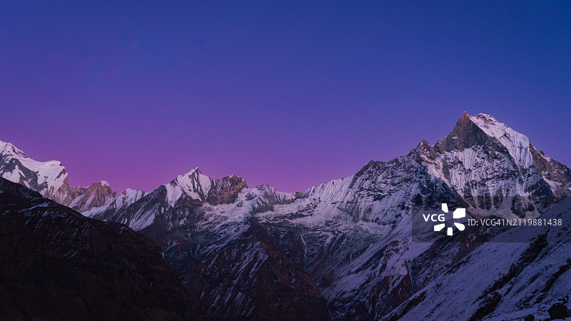 尼泊尔甘达基雪山蓝天美景图片素材