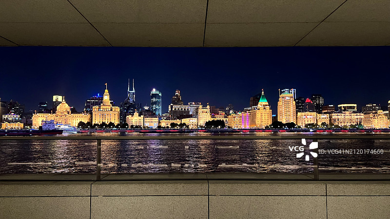 中国上海 illuminated 城市夜景图片素材