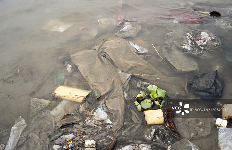 印度受污染的河岸图片素材