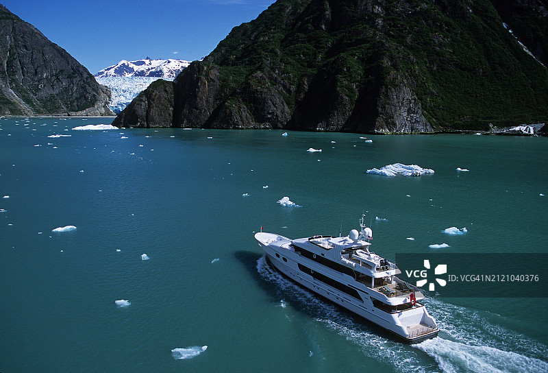 阿拉斯加州特雷西峡湾的小船图片素材