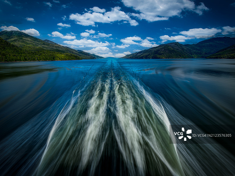 山间道路全景图片素材