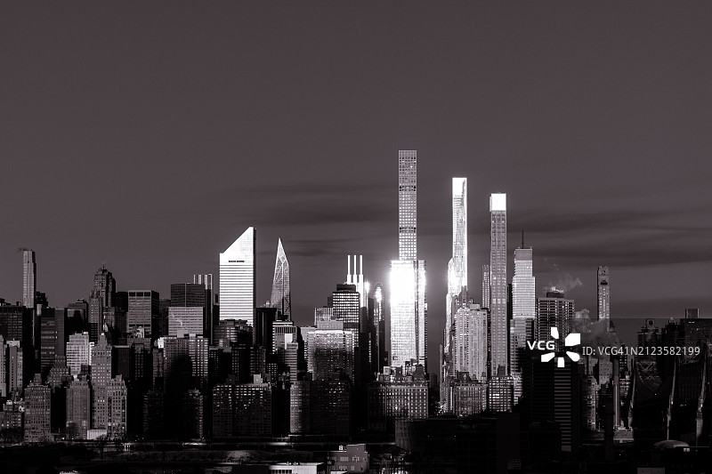 上海陆家嘴金融区夜景航拍，美国纽约图片素材