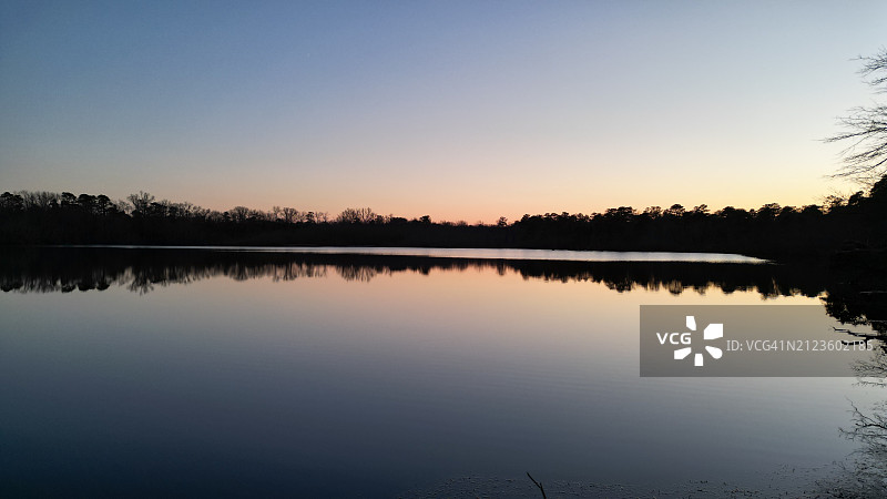 美国新泽西州海角梅县日落湖景图片素材