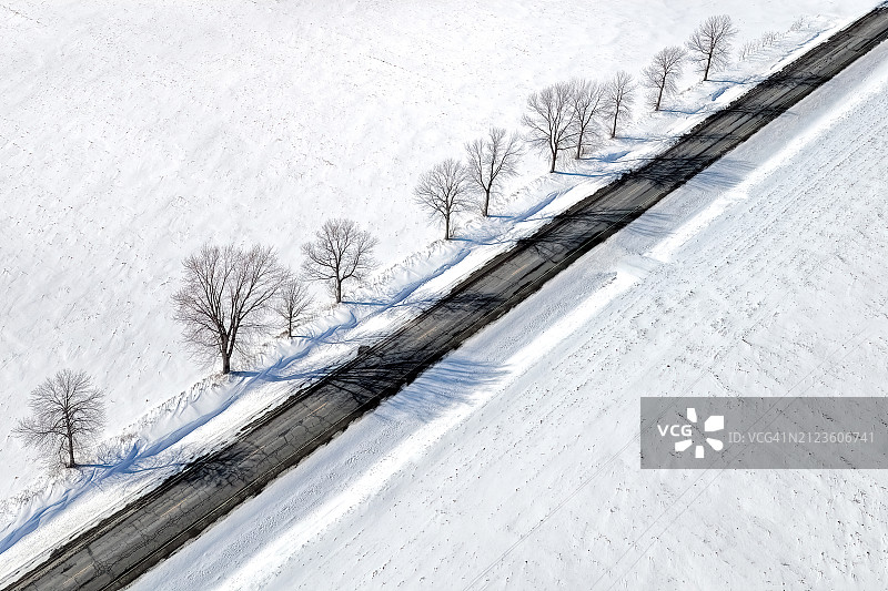 雪景公路航拍图片素材
