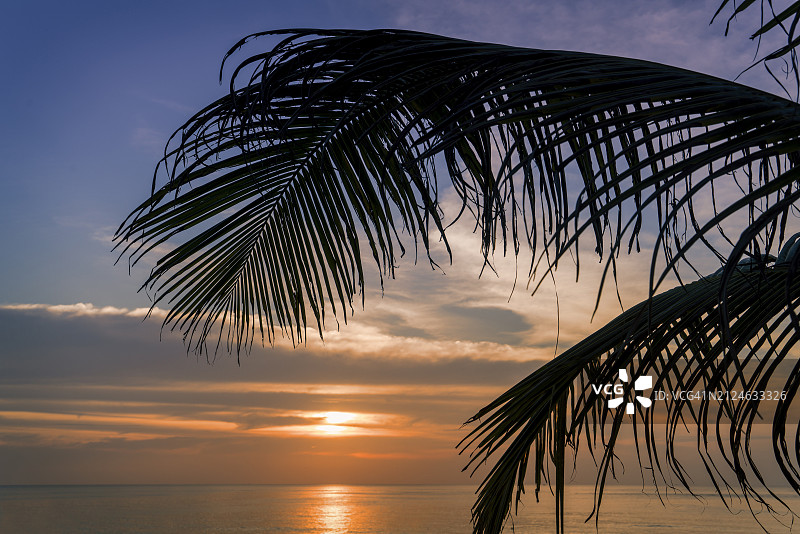 马尔代夫热带日落美景图片素材
