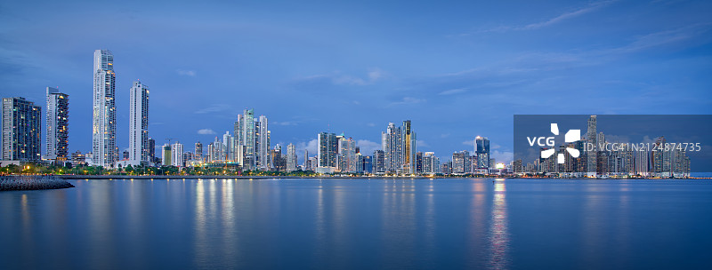 巴拿马城蓝色时刻图片素材