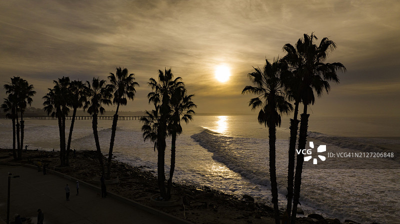 加利福尼亚文图拉太平洋海浪日出图片素材