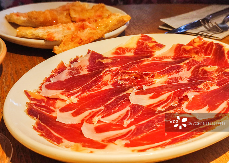 美味的伊比利亚火腿图片素材