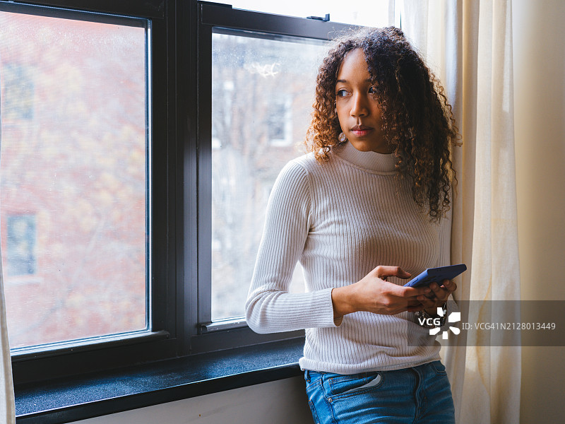 现实与数字世界分析图片素材