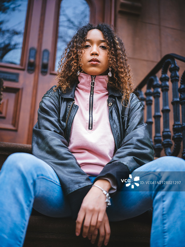 纽约年轻女性肖像图片素材