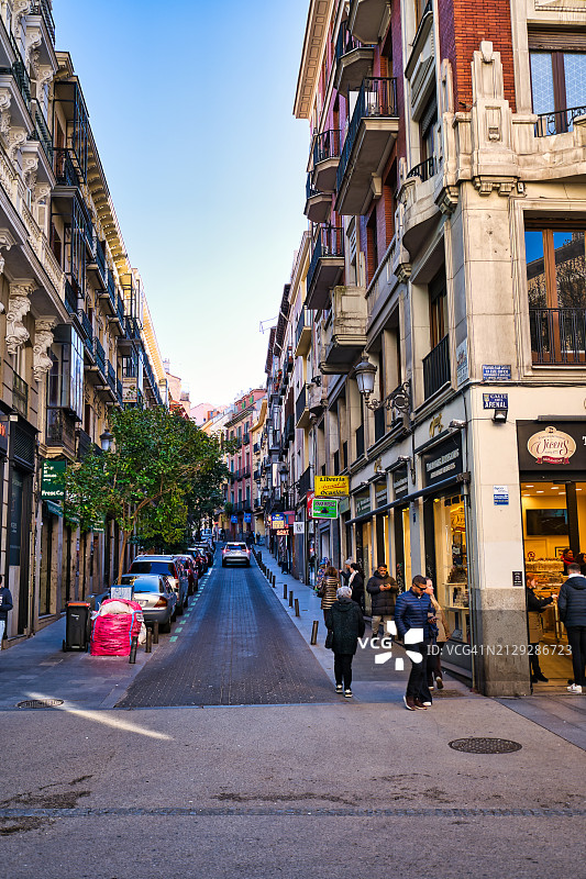 西班牙马德里富恩特斯街图片素材